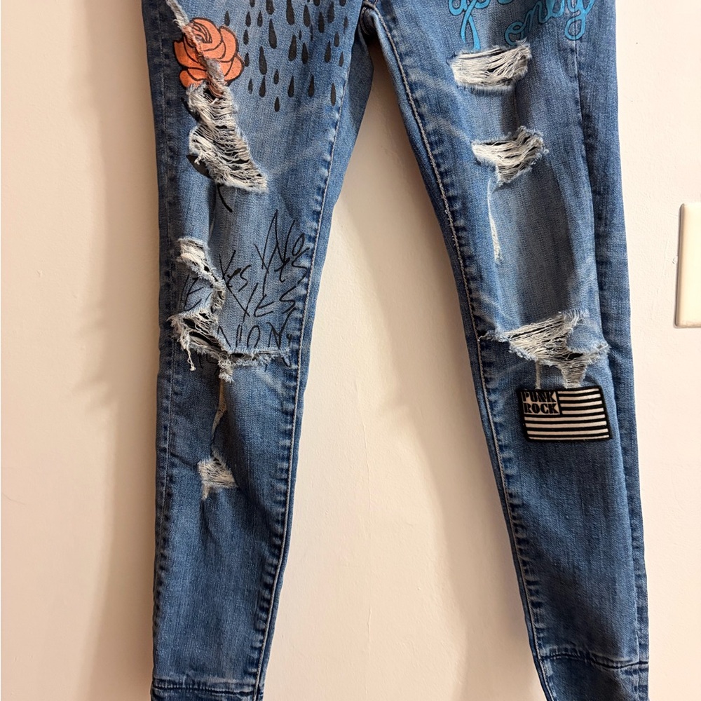 Distressed Blue Graphic Women’s Jeans with Patch & Embroidery - Picture 7 of 10